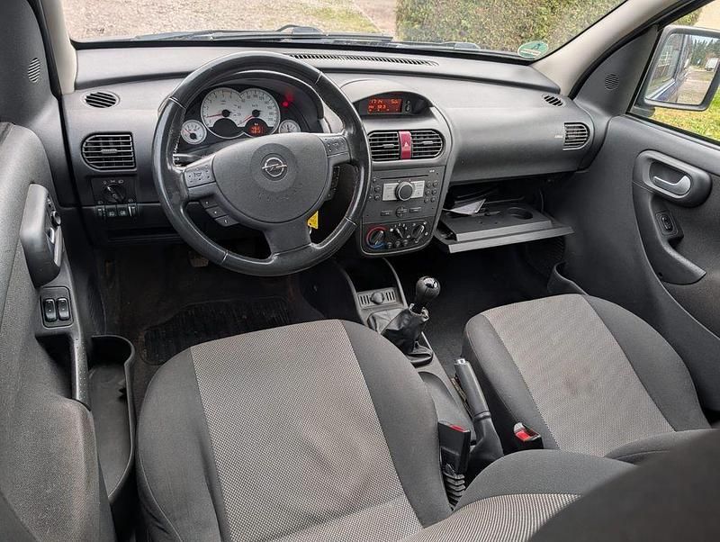 Usata Opel Combo 75 CV (55 kW) 2011 Marrone Monovolume