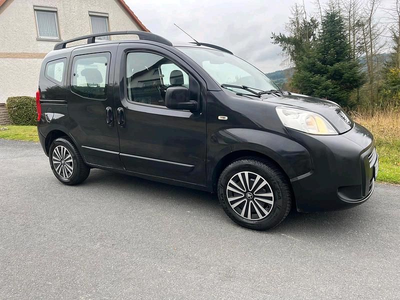 Schwarz Gebraucht 2010 Peugeot Bipper Van / Kleinbus | 2.999 € (Guter Preis) - Bild 1/4