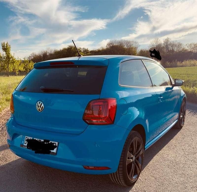 Blau Gebraucht 2016 VW Polo Comfortline Limousine | 6.000 € (Guter Preis) - Bild 1/4