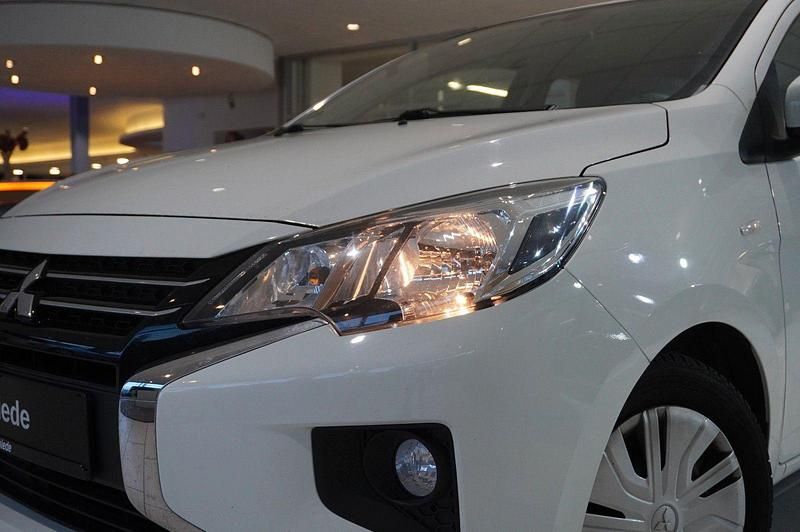 Gebraucht Mitsubishi Space Star Spirit 71 PS (52 kW) 2021 Islandweiss Limousine