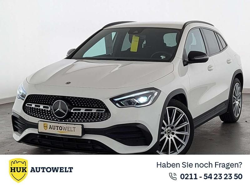 Weiß Gebraucht 2022 Mercedes GLA200 AMG line SUV | 33.460 € (Fairer Preis) - Bild 1/3