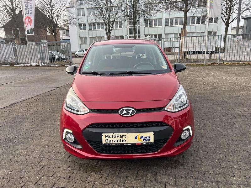 Gebraucht Hyundai i10 Edition 67 PS (49 kW) 2014 Rot Kleinwagen