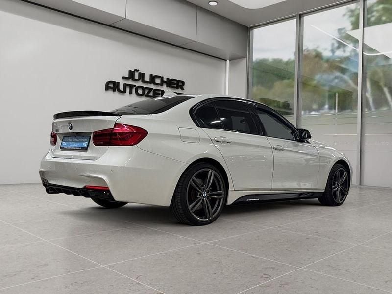 Gebraucht BMW 330 M Sport 252 PS (185 kW) 2018 Weiß Limousine