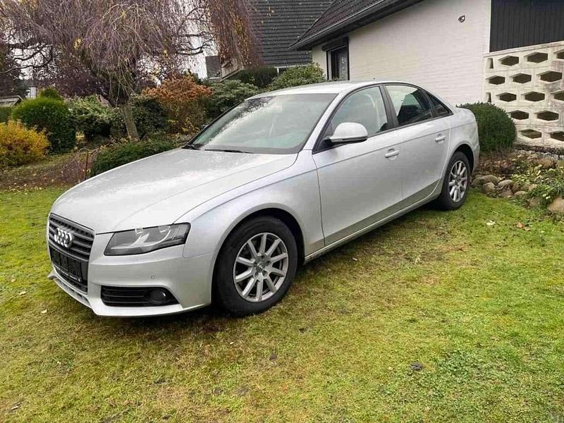 Grau Gebraucht 2008 Audi A4 Ambiente Limousine | 4.450 € (Superpreis) - Bild 1/4