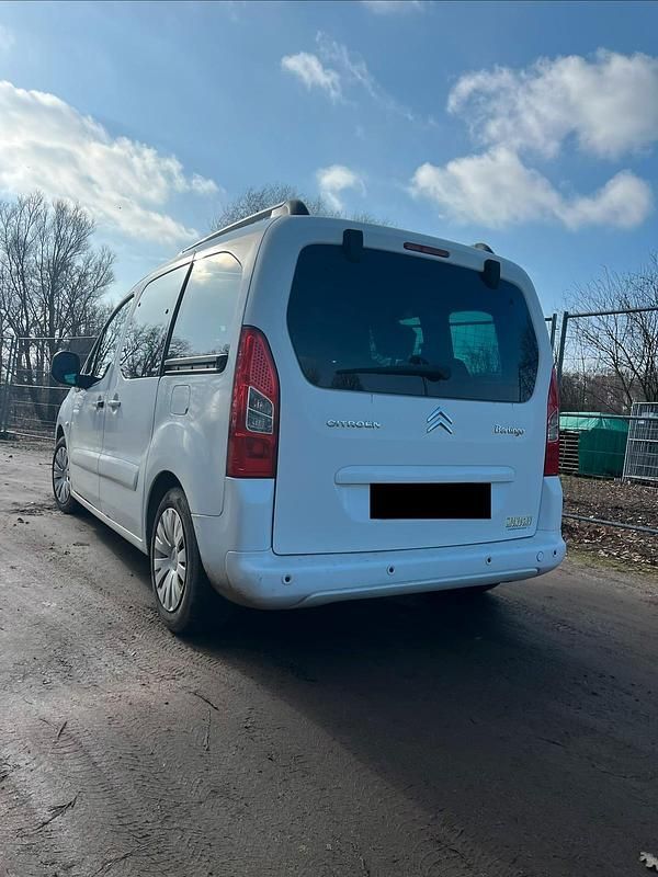 Gebraucht Citroën Berlingo 98 PS (72 kW) 2011 Weiß Van / Kleinbus