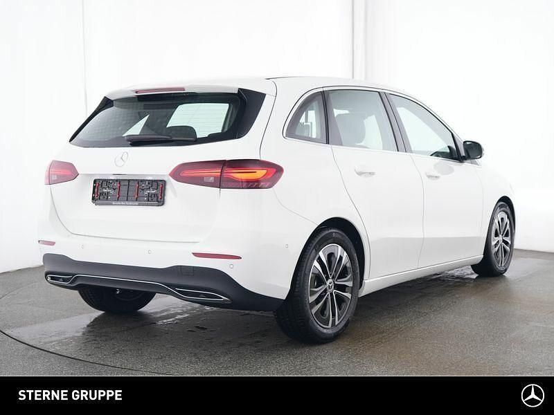 Gebraucht Mercedes B200 Progressive 163 PS (119 kW) 2025 Unilack polarweiß Van / Kleinbus