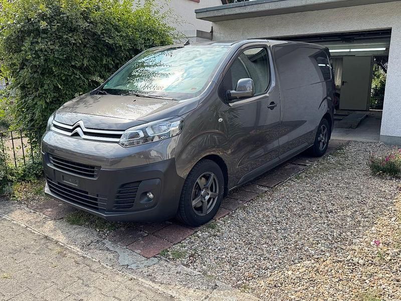 Grau Gebraucht 2017 Citroën Jumpy Van | 11.800 € - Bild 1/4