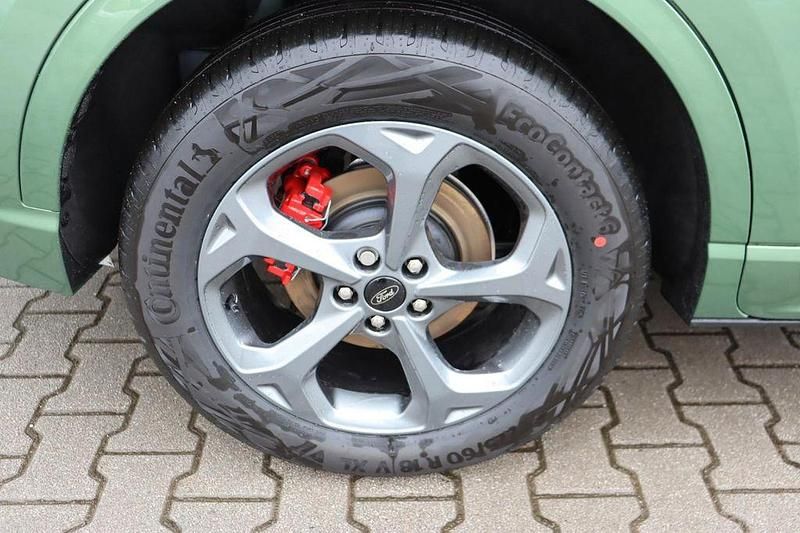 Neu Ford Kuga ST-Line X 242 PS (177 kW) 2026 Bursting green metallic SUV