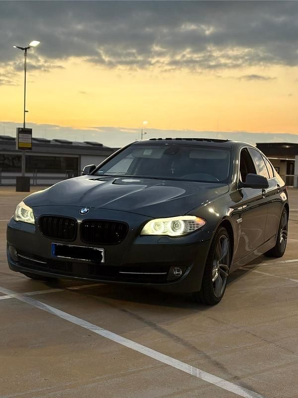 Andere farben Gebraucht 2011 BMW 530 Sport Line Limousine | 13.000 € (Fairer Preis) - Bild 1/4