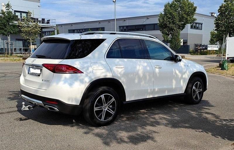Gebraucht Mercedes GLE300 AMG 272 PS (200 kW) 2023 Weiß SUV