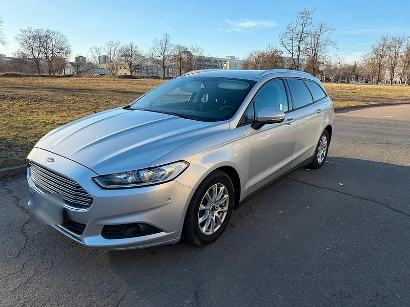 Gebraucht Ford Mondeo 180 PS (132 kW) 2015 Silber Kombi