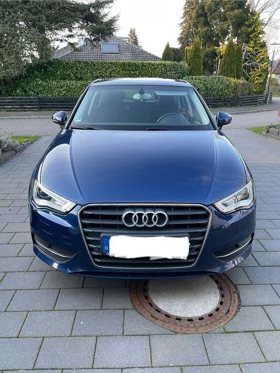 Gebraucht Audi A3 Ambiente 150 PS (110 kW) 2015 Blau Limousine