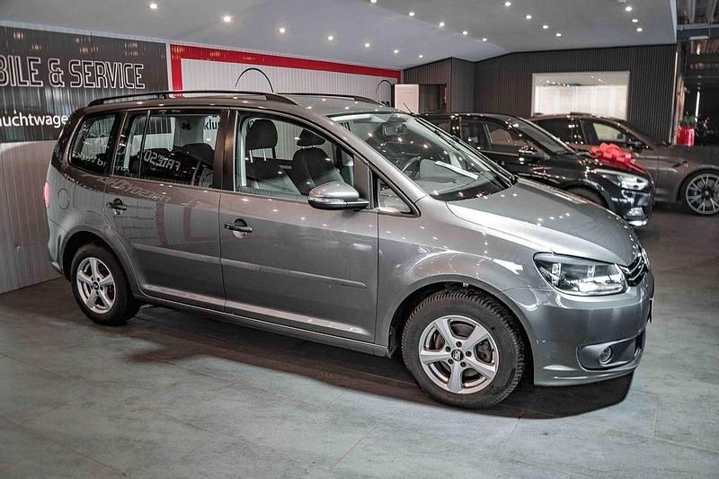 Gebraucht VW Touran Trendline 105 PS (77 kW) 2012 Grau Van / Kleinbus
