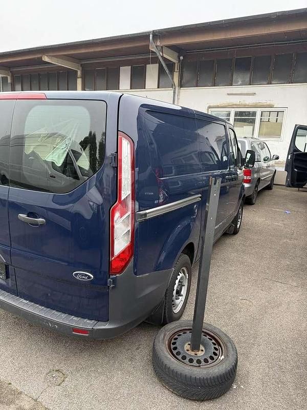 Second-hand Ford Customline 105 CP (77 kW) 2016 Albastru