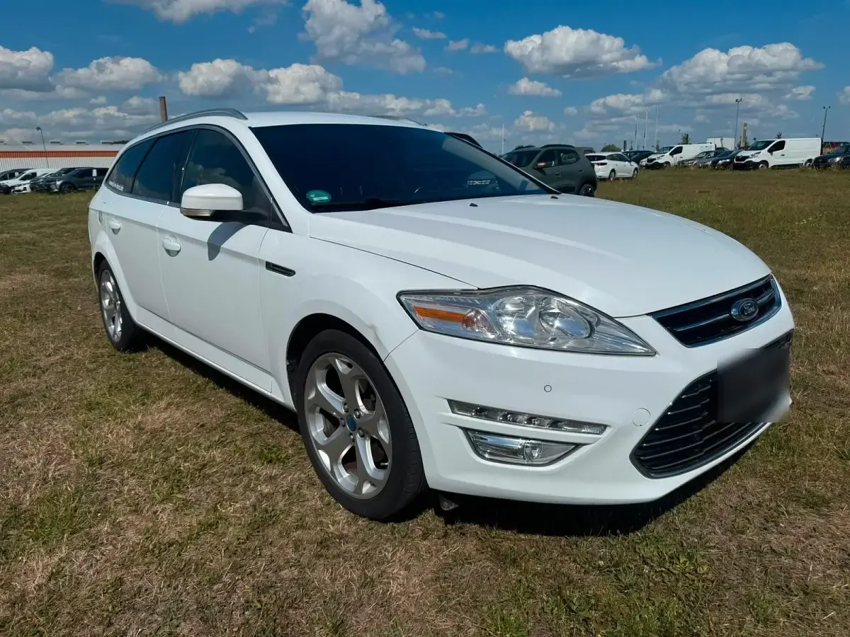 Gebraucht Ford Mondeo Titanium 163 PS (119 kW) 2014 Weiß Limousine