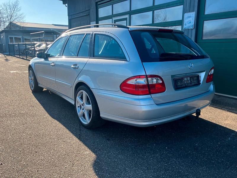 Gebraucht Mercedes E500 306 PS (225 kW) 2005 Silber Kombi