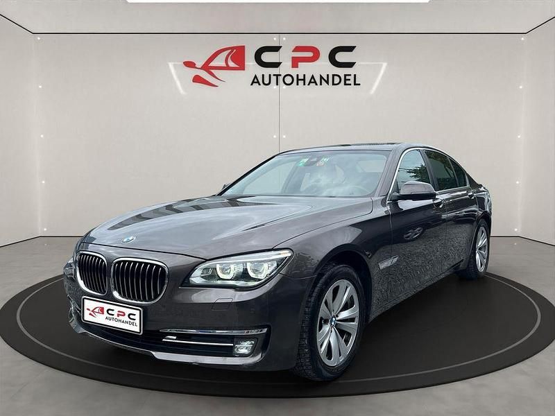 Braun Gebraucht 2012 BMW 730 Performance Limousine | 16.900 € (Guter Preis) - Bild 1/4