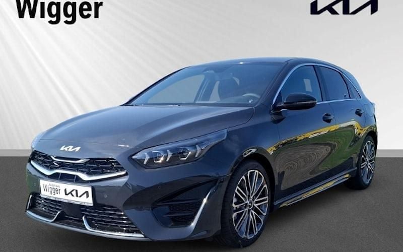 Neu Kia Ceed GT-Line 150 PS (110 kW) 2025 Grau Kleinwagen