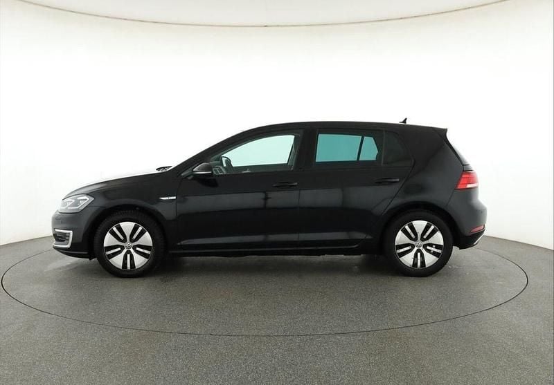 Gebraucht VW e-Golf 100 kW (136 PS) 2020 Schwarz Kleinwagen