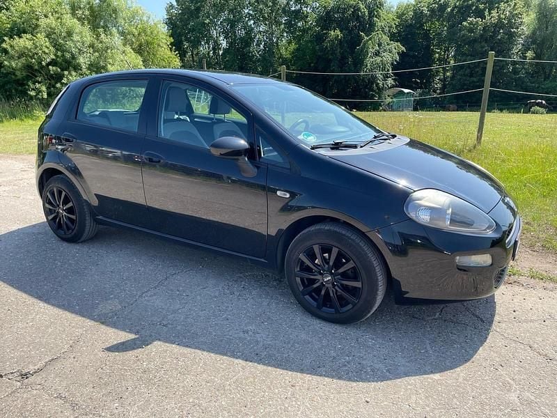 Schwarz Gebraucht 2012 Fiat Punto Easy Kleinwagen | 3.690 € (Fairer Preis) - Bild 1/4