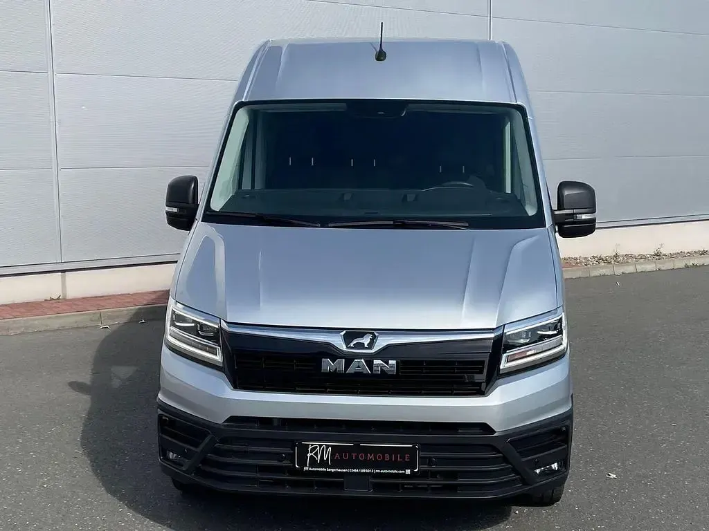 Używany MAN TGE 163 KM (119 kW) 2024 Srebrny Van
