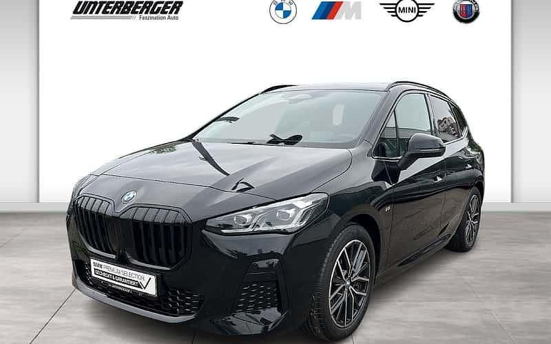 Schwarz Gebraucht 2024 BMW 223 Active Tourer Comfort Edition Van / Kleinbus | 35.950 € (Guter Preis) - Bild 1/4