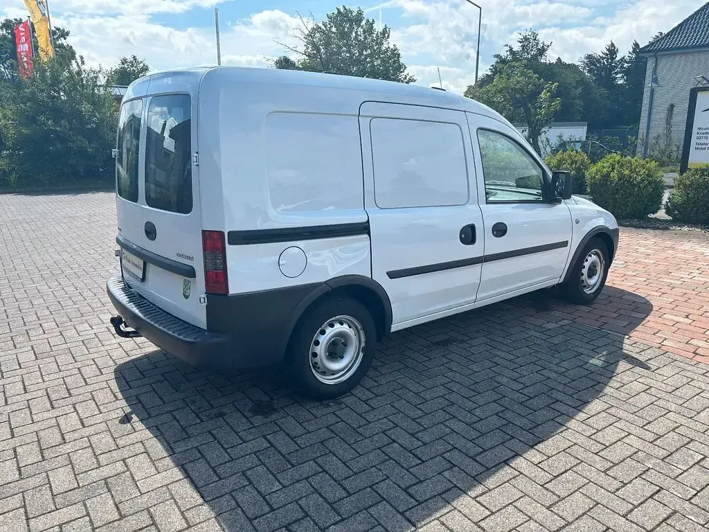 Gebraucht Opel Combo 90 PS (66 kW) 2011 Weiß