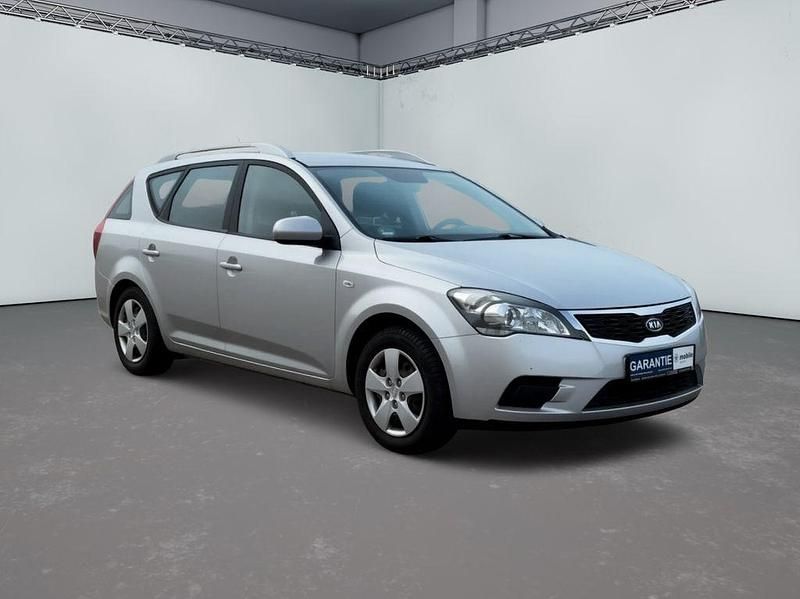 Gebraucht Kia Ceed 126 PS (92 kW) 2010 Silber Kleinwagen
