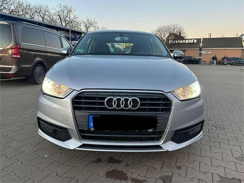 Second-hand Audi A1 90 CP (66 kW) 2015 Argintiu Hatchback