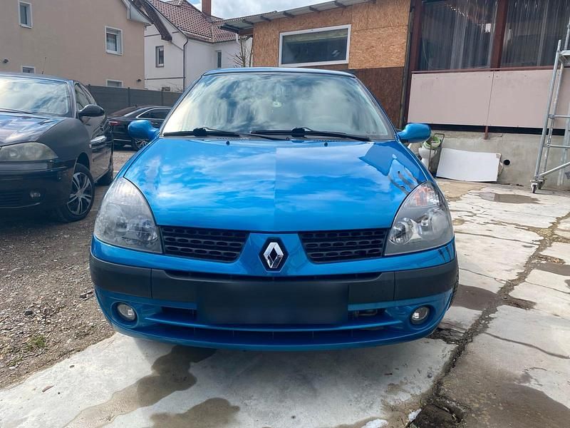 Gebraucht Renault Clio II 98 PS (72 kW) 2002 Blau Kleinwagen