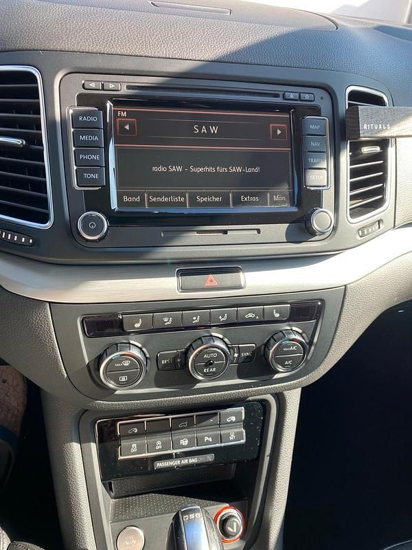 Gebraucht VW Sharan 177 PS (130 kW) 2015 Schwarz Van / Kleinbus