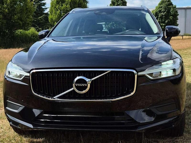 Schwarz Gebraucht 2018 Volvo XC60 Momentum SUV | 25.999 € (Fairer Preis) - Bild 1/4