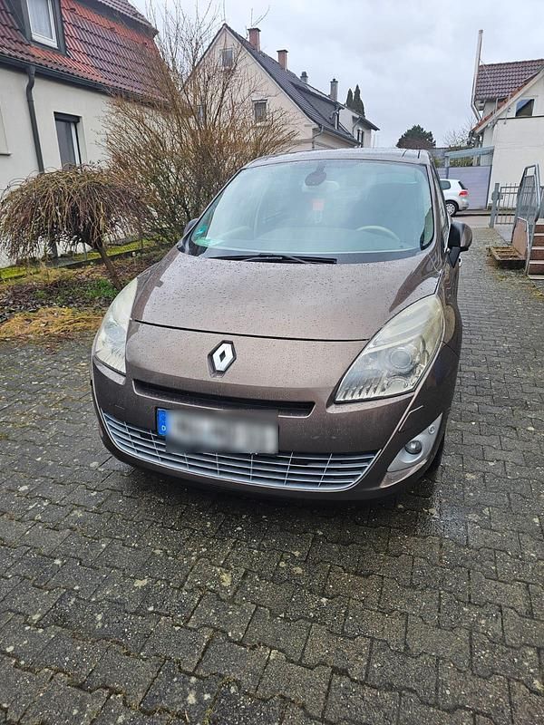 Gebraucht Renault Grand Scénic III 131 PS (96 kW) 2010 Braun Van / Kleinbus