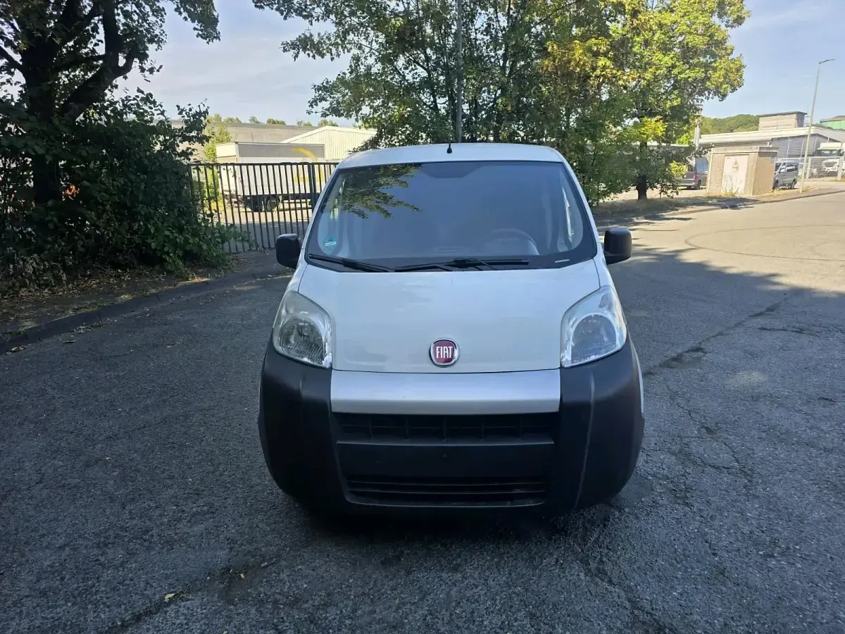 Gebraucht Fiat Fiorino 77 PS (56 kW) 2017 Weiß Van / Kleinbus