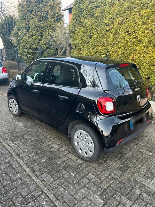 Gebraucht Smart ForFour 71 PS (52 kW) 2019 Schwarz Kleinwagen