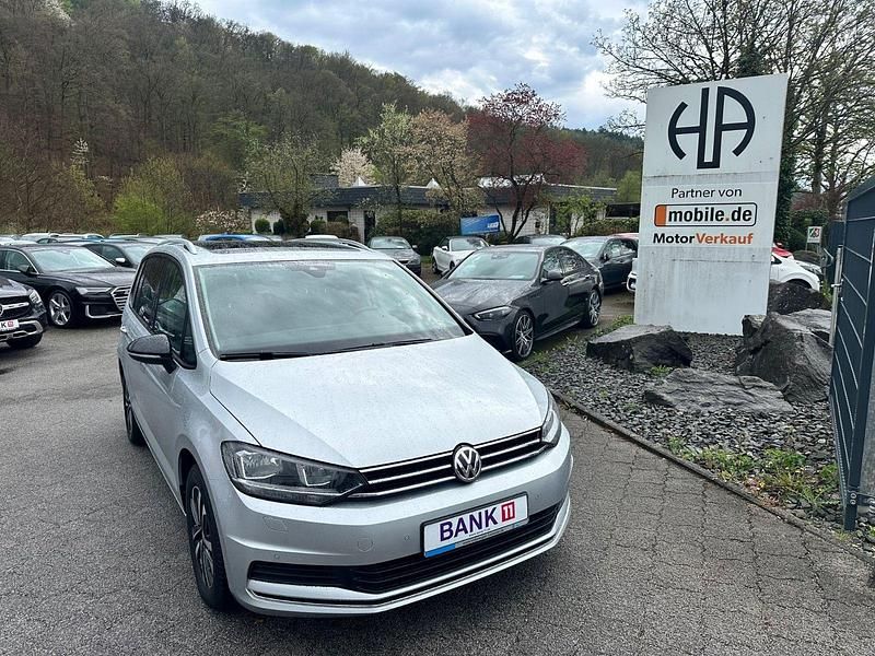 Silber Gebraucht 2020 VW Touran IQ Drive Van / Kleinbus | 22.995 € (Fairer Preis) - Bild 1/3