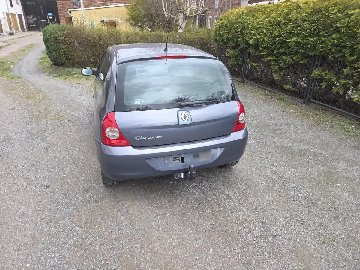 Gebraucht Renault Clio 75 PS (55 kW) 2007 Andere farben Kleinwagen