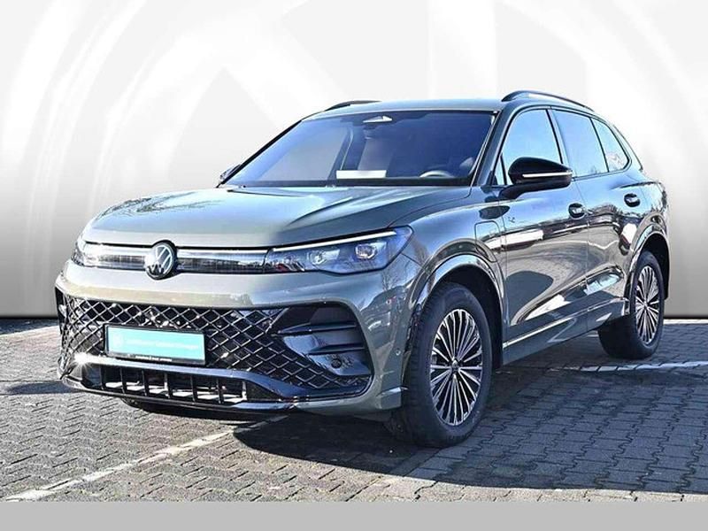 Gebraucht VW Tiguan Style 177 PS (130 kW) 2025 Cipressinogrün metallic SUV