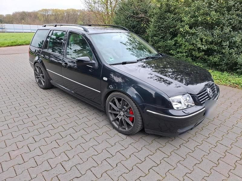 Second-hand VW Bora 204 CP (150 kW) 2001 Negru Break