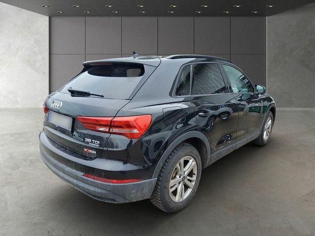 Gebraucht Audi Q3 Basis 150 PS (110 kW) 2024 Mythosschwarz metallic SUV