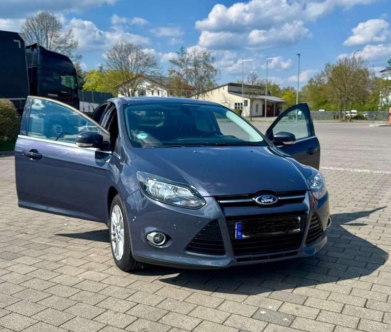 Gebraucht Ford Focus Titanium 182 PS (133 kW) 2014 Andere farben Limousine