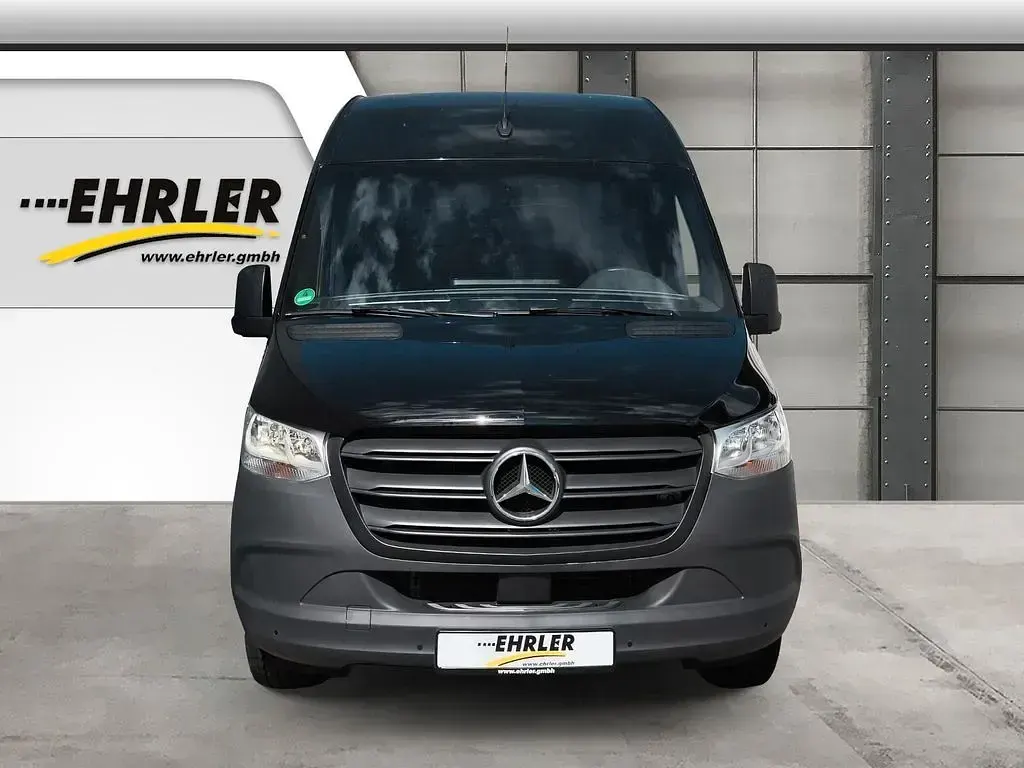 Używany Mercedes Sprinter 170 KM (125 kW) 2023 Czarny Van