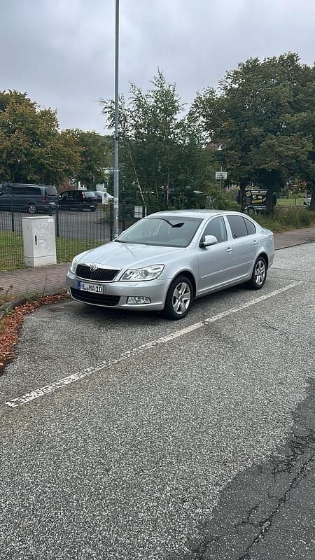 Silber Gebraucht 2009 Skoda Octavia Limousine | 4.800 € (Superpreis) - Bild 1/4