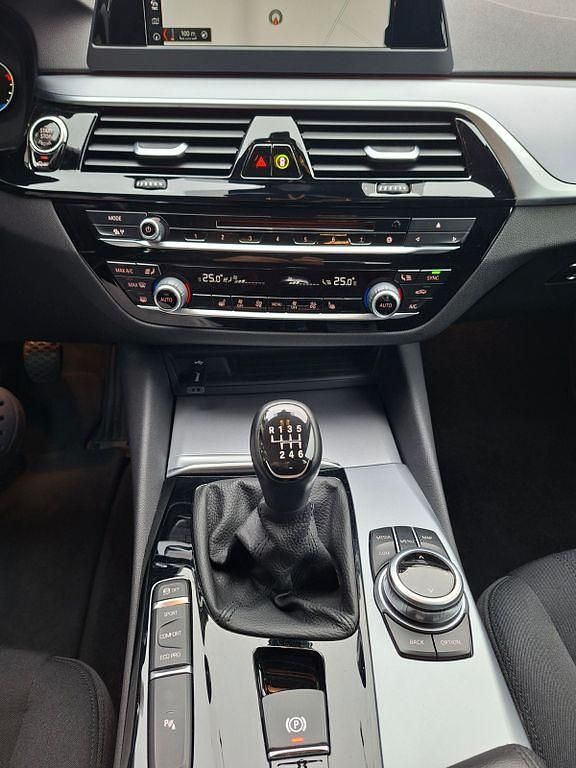 Gebraucht BMW 520 190 PS (139 kW) 2017 Silber Kombi