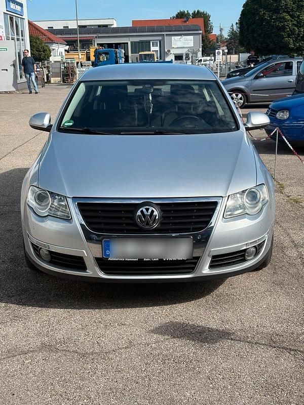 Grau Gebraucht 2007 VW Passat Limousine | 5.000 € (Etwas zu teuer) - Bild 1/4