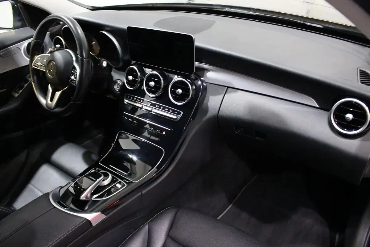 Gebraucht Mercedes C300e 211 PS (155 kW) 2020 Blau Kombi