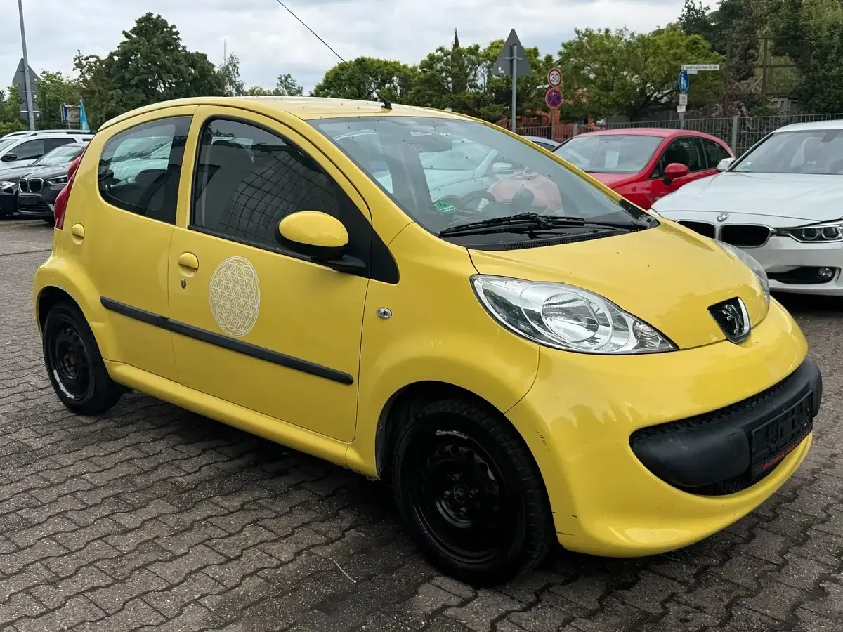 Gebraucht Peugeot 107 68 PS (50 kW) 2006 Gelb Kleinwagen