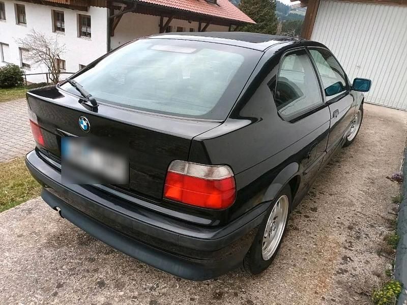 Gebraucht BMW 316 105 PS (77 kW) 1999 Schwarz Limousine