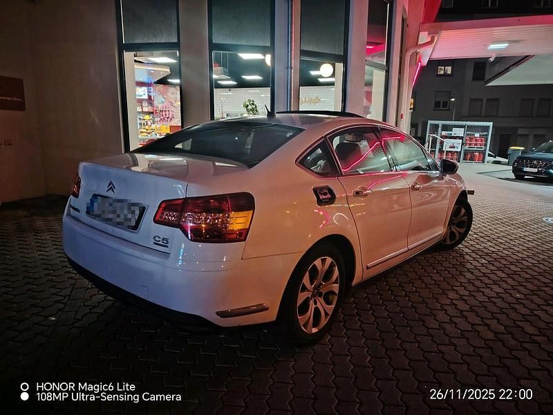 Weiß Gebraucht 2010 Citroën C5 Limousine | 4.500 € (Fairer Preis) - Bild 1/4