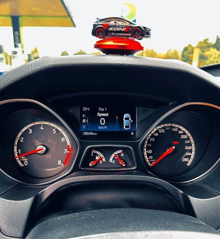 Schwarz Gebraucht 2018 Ford Focus ST Limousine | 16.000 € (Guter Preis) - Bild 1/4